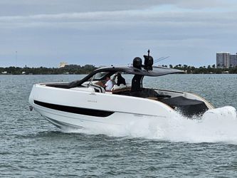 42' Invictus 2024 Yacht For Sale